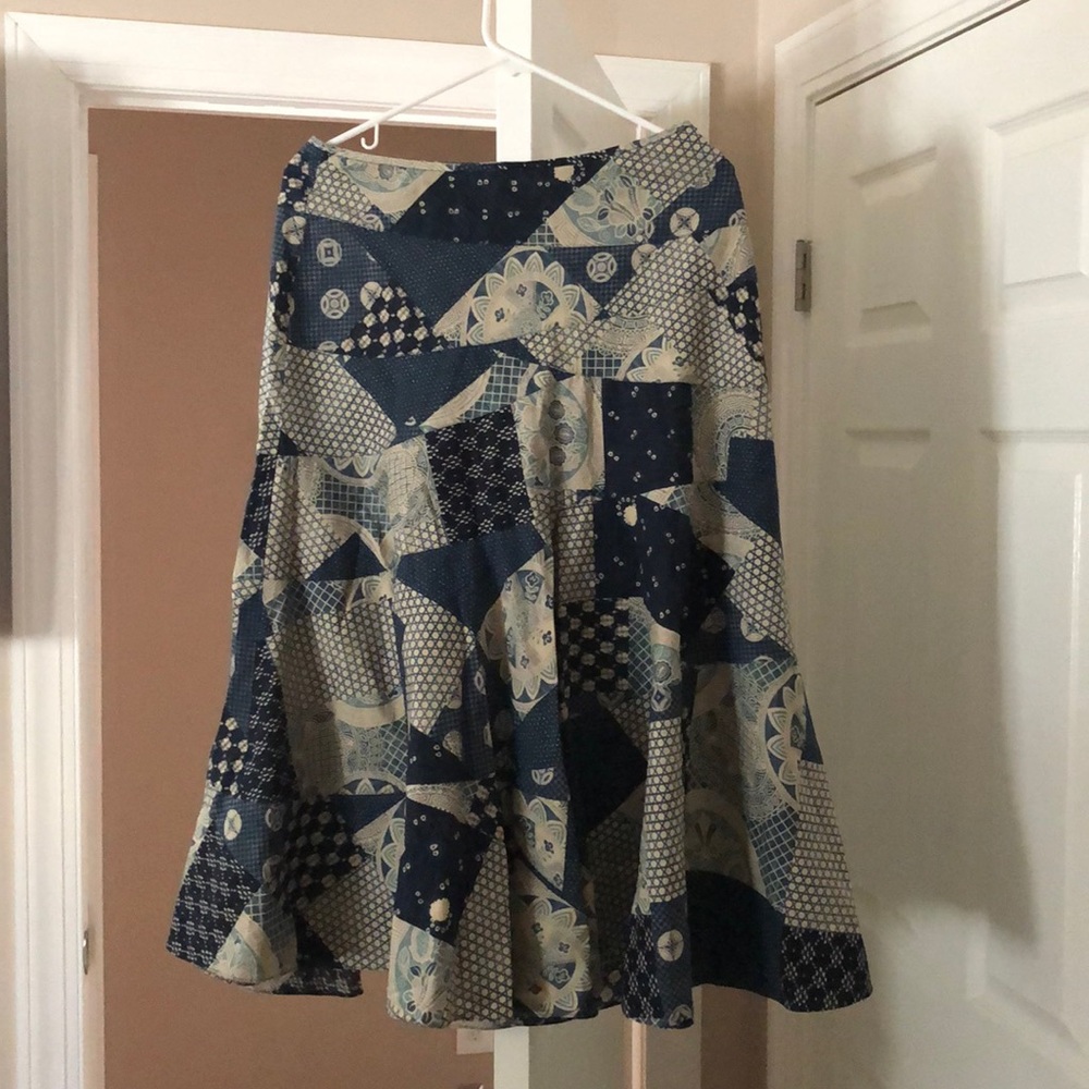 Skirt knee length